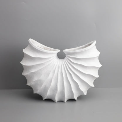 European-style White Resin Fan-shaped Conch Flower Decoration