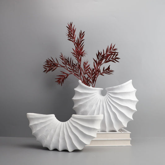 European-style White Resin Fan-shaped Conch Flower Decoration