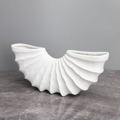 European-style White Resin Fan-shaped Conch Flower Decoration