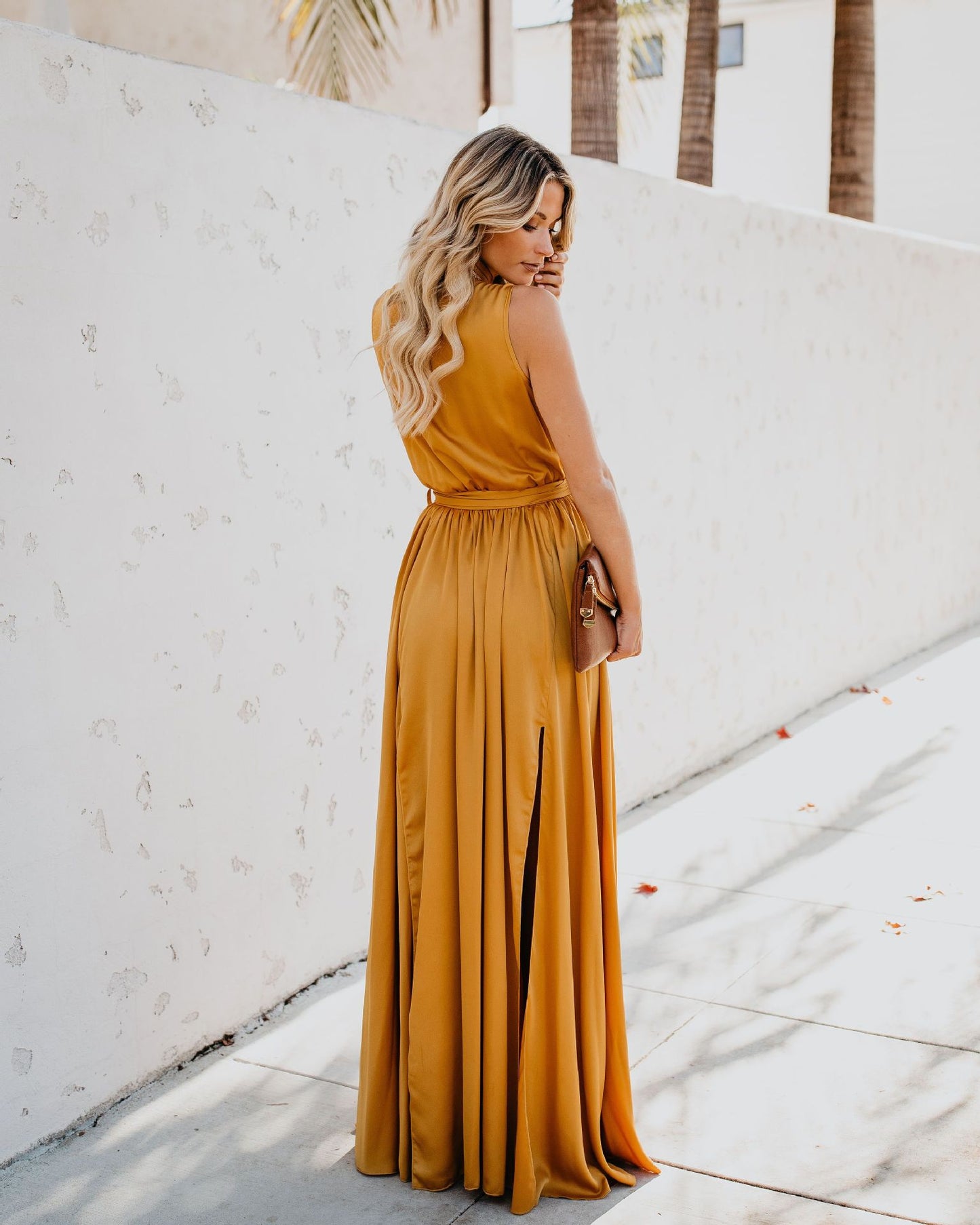 V neck sleeveless dress